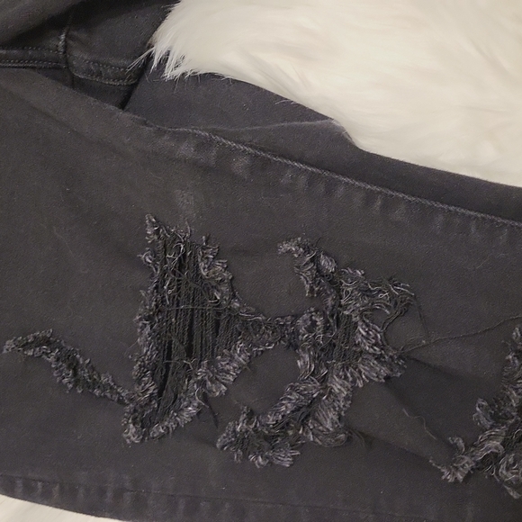 American Eagle Distressed Jeans - Picture 4 of 10